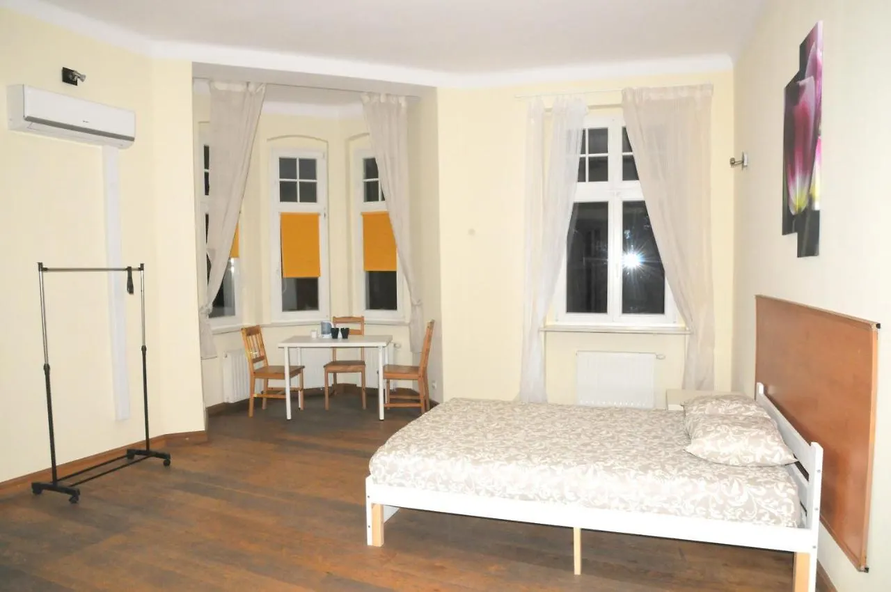 Economic Mandala Apartment Poznań 0*,